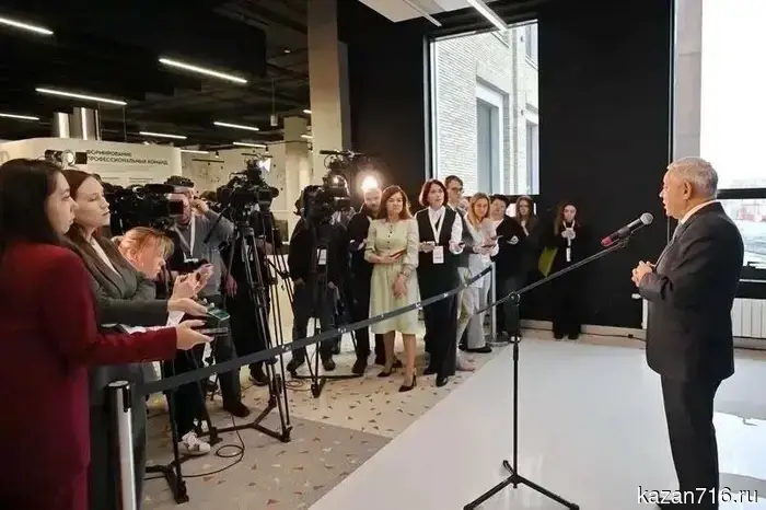 Фарид Мухаметшин поздравил сотрудников средств массовой информации Татарстана с Днем печати республики.