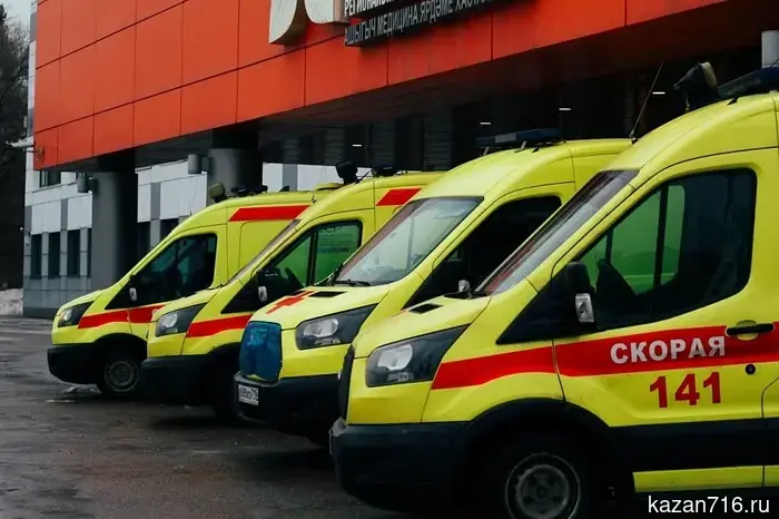 Из Челнов в Нижнекамск отправили шесть бригад службы скорой помощи.