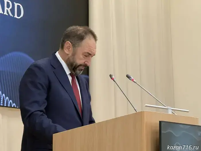 The laureate of the 2025 Zavoisky Prize was the Deputy Minister of Education of China.
