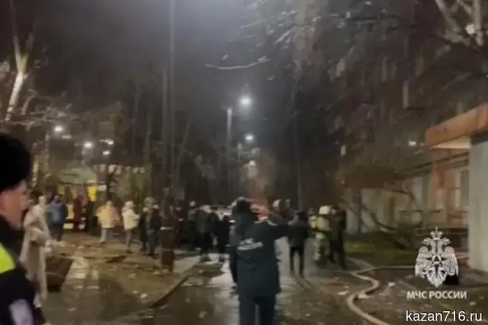 Residents of a building in Kazan are being relocated after a gas explosion in an apartment.