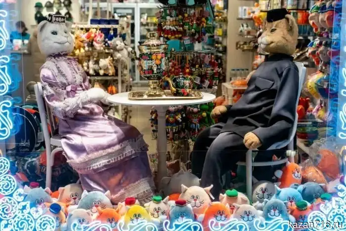 In Kazan, a tourist route "Cats of Kazan" with bronze figures has been developed.