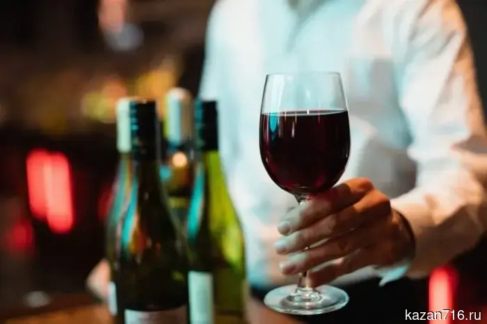 In Kazan, the director of a company is being tried for bribing the State Alcohol Inspection.