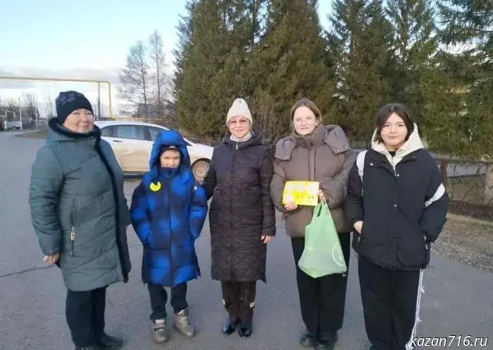 Акция "Будь заметен в темноте" состоялась в микрорайоне Мирный.