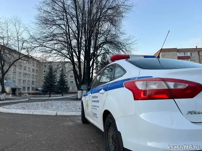 В Казани водители автомобилей ВАЗ и Mazda были reprimandированы за опасное вождение и нарушения правил дорожного движения.