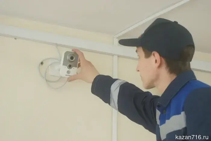 Интимная область под наблюдением: в туалетах школы в Казани были установлены камеры.