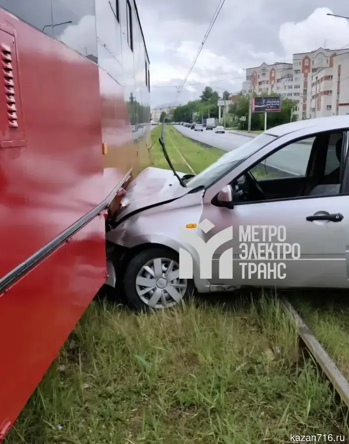 In Kazan, a car crashed into a tram.