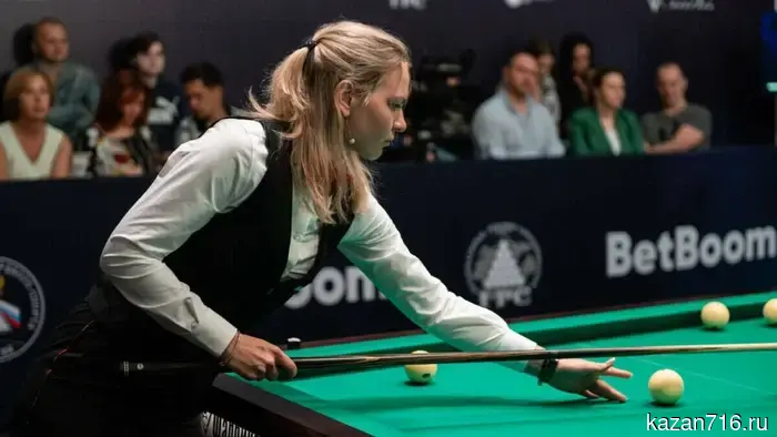 Minnikhanov congratulated Mironova on her 16th title as world champion in billiards.