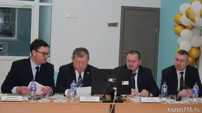 Жители районного микрорайона железнодорожников провели встречу с руководством Нурлатского района.