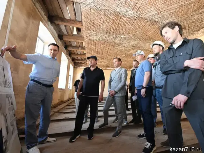 The mayor of Kazan checked the progress of the renovation of the Rashid Nezhmetdinov Sports School.