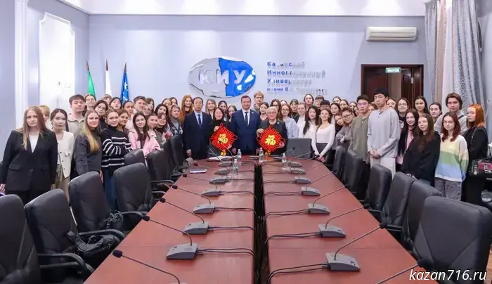 KIU Enhances Relations with China: Discussion Between the Consul of the Chinese Consulate General in Kazan and KIU Students