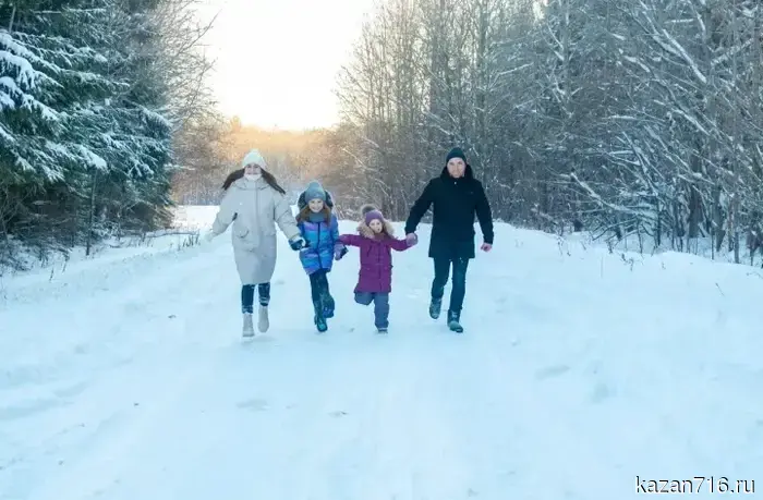 Husband, wife, and two daughters: the formula for the perfect Zain family that has been working for 15 years.