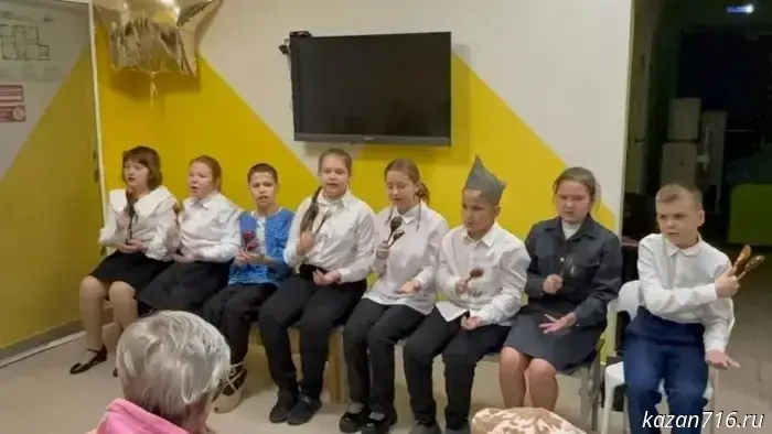 Young performers from Laishevo put on a play for veterans.