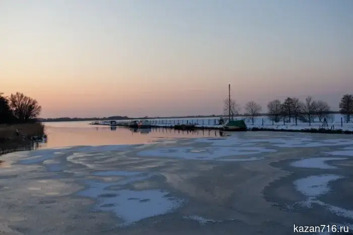 В Татарстане уровень воды в двух реках превысил опасные отметки, и реки вышли на пойму.