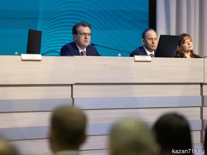 The mayor of Kazan called to defend the authority of teachers.