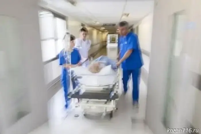 Fifteen police officers were poisoned after dinner in a university cafeteria in Kazan.
