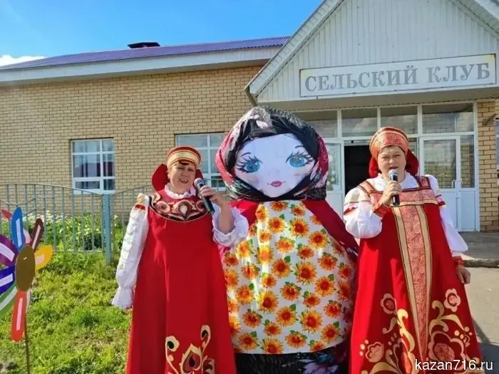 В селе Старый Токмак отпраздновали православную Троицу.