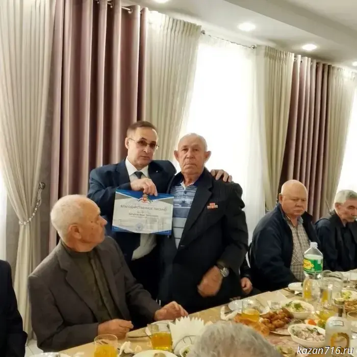 Заинские стражи порядка поздравили ветеранов с Международным днем пожилых людей.