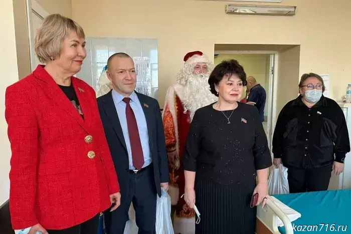 Партийцы Татарстана организовали праздник для военнослужащих в госпитале.