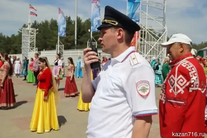 The service brings together people from different cultures.