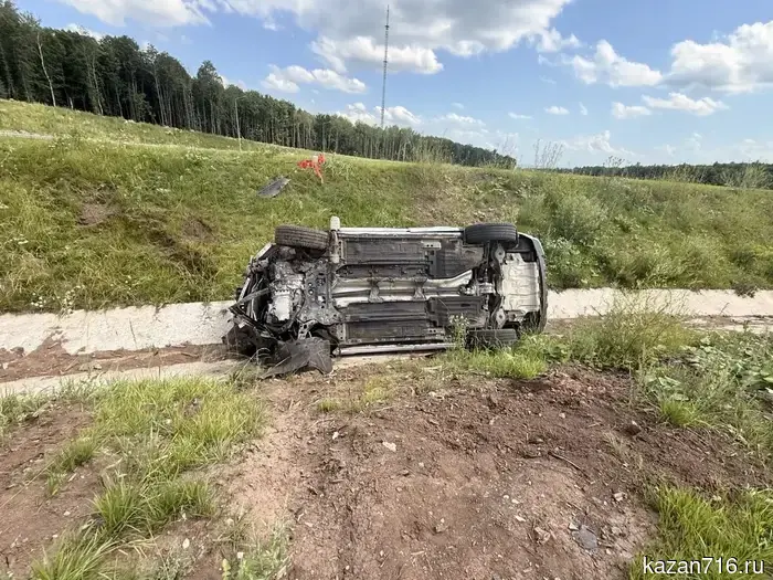 Accident on the M12 highway: exit into the ditch with overturning