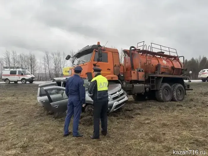 In the Almetyevsk district, a driver and a female passenger died in a collision between a car and a KAMAZ truck.