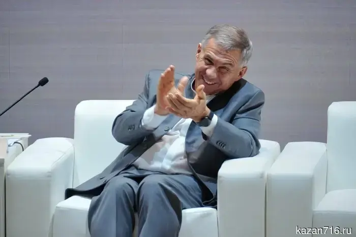 Минниханов поздравил команду «Динамо-Ак Барс» с триумфом в Кубке России по хоккею на траве.