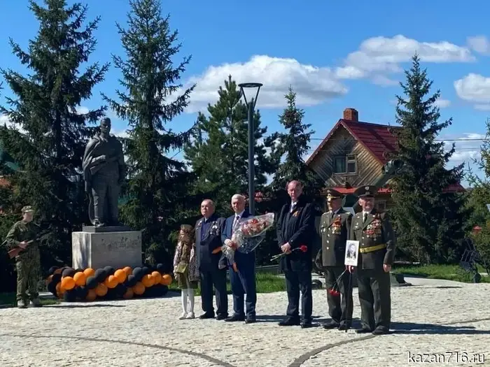 В Парке Героев Введенской Слободы отдали дань памяти погибшим.