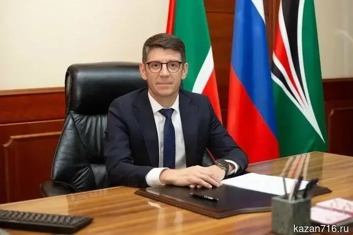 The head of the Leninogorsk district, Marat Girfanov, congratulated the residents on Russia Day.