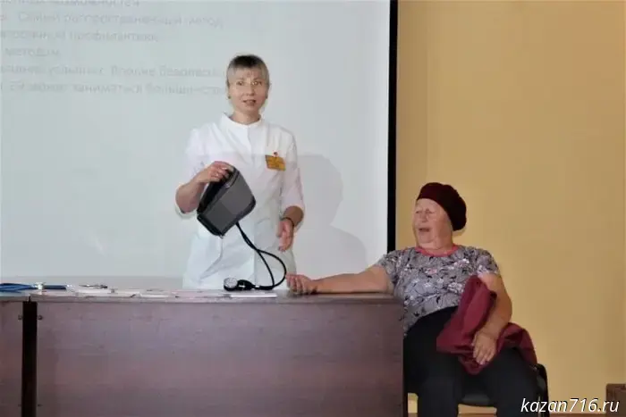 A cardiologist told residents of Yelabuga how to protect their hearts from disease.