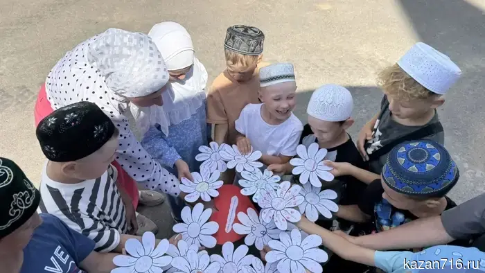 День семьи, любви и верности в летнем лагере