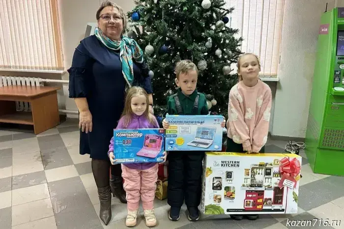 As part of the "Wishing Tree," a deputy of the Kazan City Duma made three children's dreams come true.