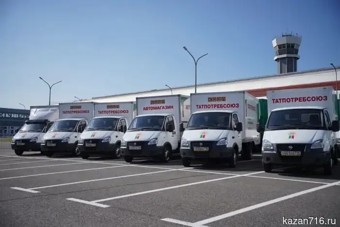 Рустам Минниханов передал кооператорам Татарстана 39 новых автомобилей в честь 110-летия Татпотребсоюза.
