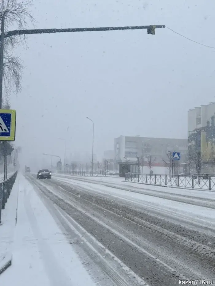 Due to worsening weather conditions, drivers in Mendeleevsk are advised to refrain from driving.