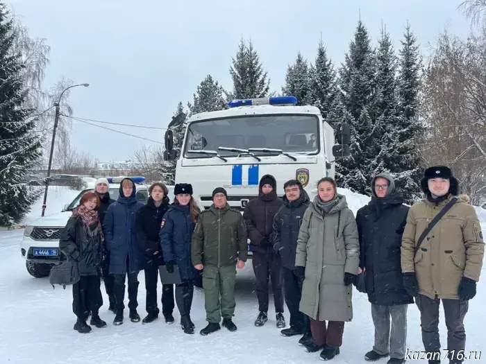 Kazan police officers organized a tour for representatives of the A. Aydinov Student Brigade.