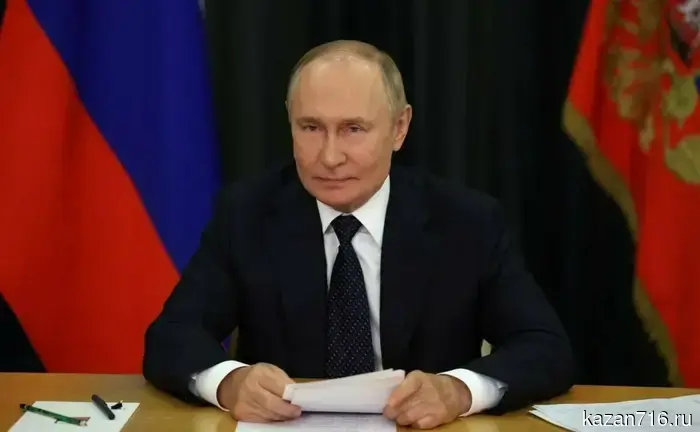 Putin promised to legally enshrine the special status of teachers.