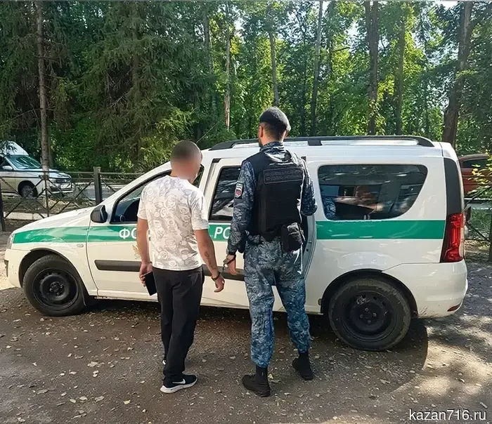 Утро стартовало не с выполнения служебных обязанностей: должника по алиментам привезли к судебным приставам.