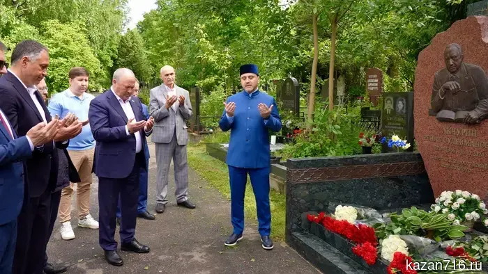 Клуб врачей отдал дань уважения своему первому председателю – академику Ренату Акчурину.