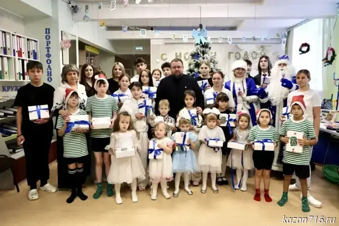 Члены «Единой России» побывали у детей из приюта «Забота».