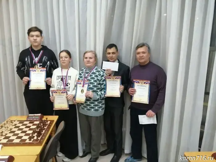 Zainsk chess players shine in Almetyevsk: how playing chess develops the mind and the will to win