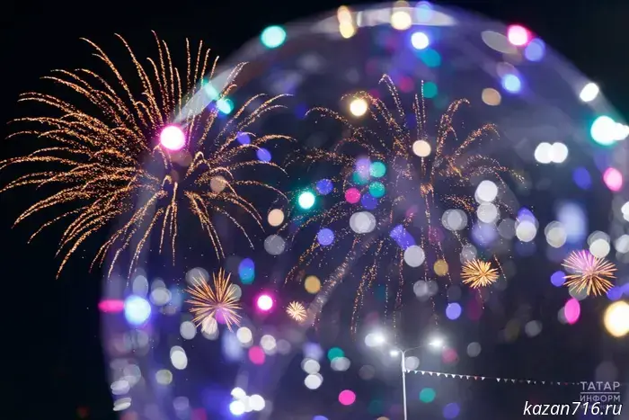 В МЧС напомнили о строгом запрете на запуск фейерверков несовершеннолетними.