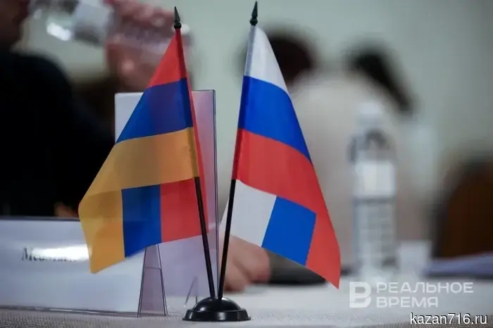Оверчук: объем торговли между Россией и Арменией уменьшился на две трети за год.