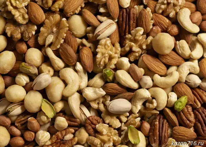 A dietitian explained how nuts positively affect brain function.