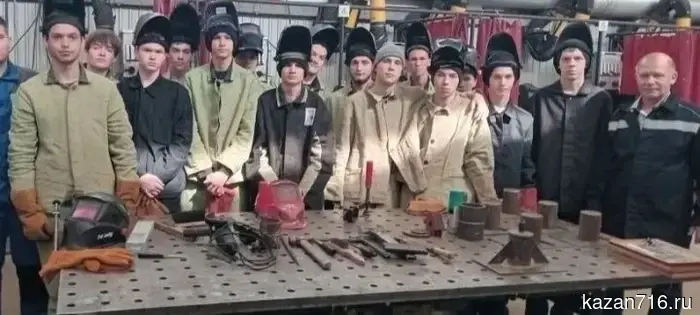 В Заинском политехническом колледже отпраздновали День сварщика, проведя профессиональный конкурс.