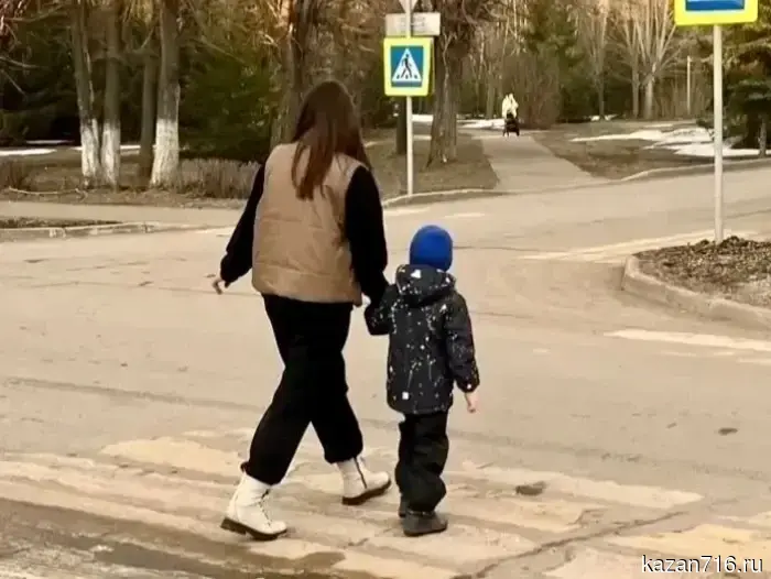 Young inspectors from the "Dandelion" group: an unusual traffic rules lesson took place in "Thumbelina"