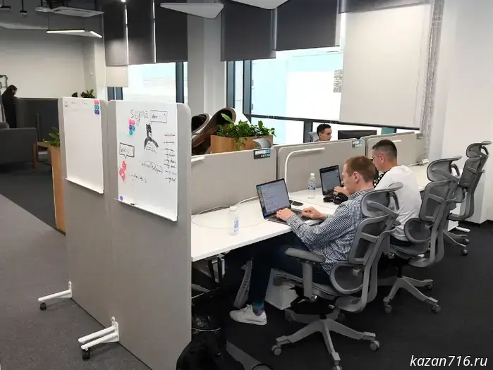 The State Duma explained how a longer workweek would affect salaries.