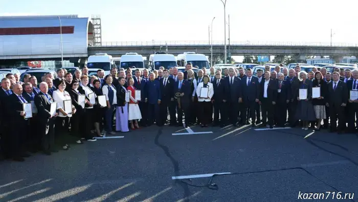 Keys to new cars were handed to the heads of the rural settlements of Almetyevsky District.