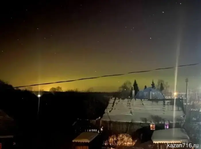 Жители Алькеевского района Татарстана запечатлели на видео редкое небесное зрелище.