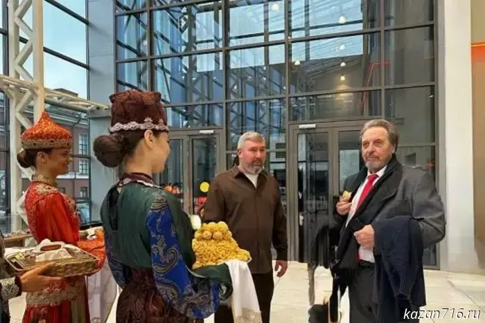 Отец Илона Маска поделился своими впечатлениями о том, что увидел в Казани.