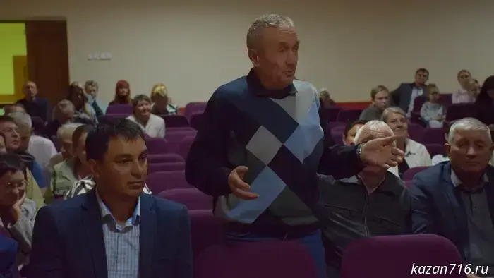 At a citizens' meeting at the Nurlat Gymnasium, current issues were discussed.