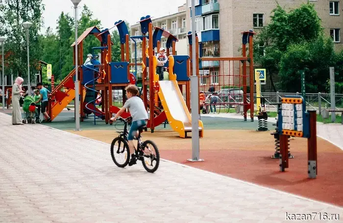 In the "Alsu" microdistrict in Almetyevsk, the improvement of courtyards has begun under the "Our Yard" program.